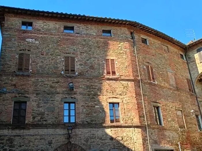 Appartamento con 6 locali in vendita in Panicale