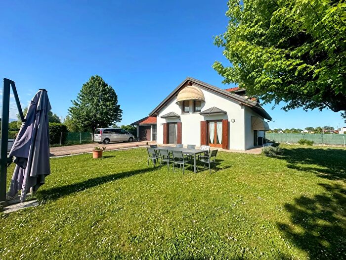 Casa con 6 locali in vendita in Pordenone