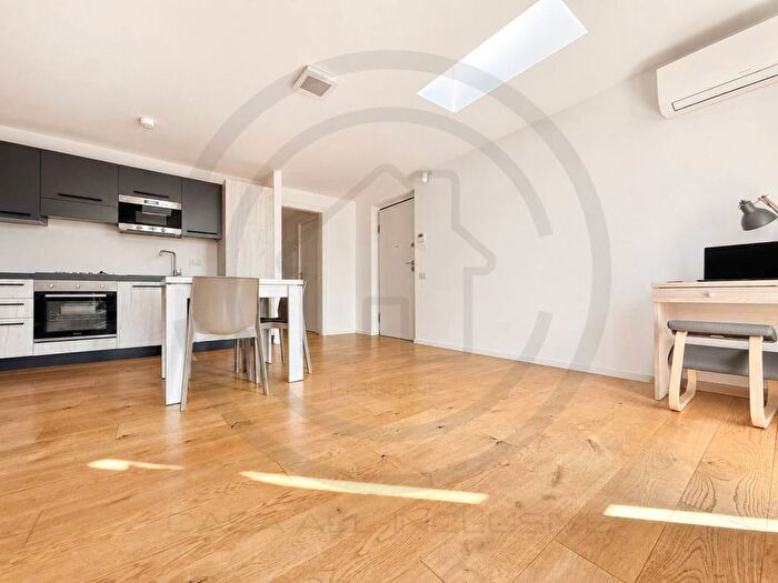 Casa bilocale in affitto in Viale Lodovico Scarampo, Monte Rosa Lotto, Milano