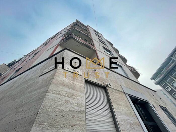 Appartamento quadrilocale in affitto in Via Col Moschin, Corso San Gottardo, Milano