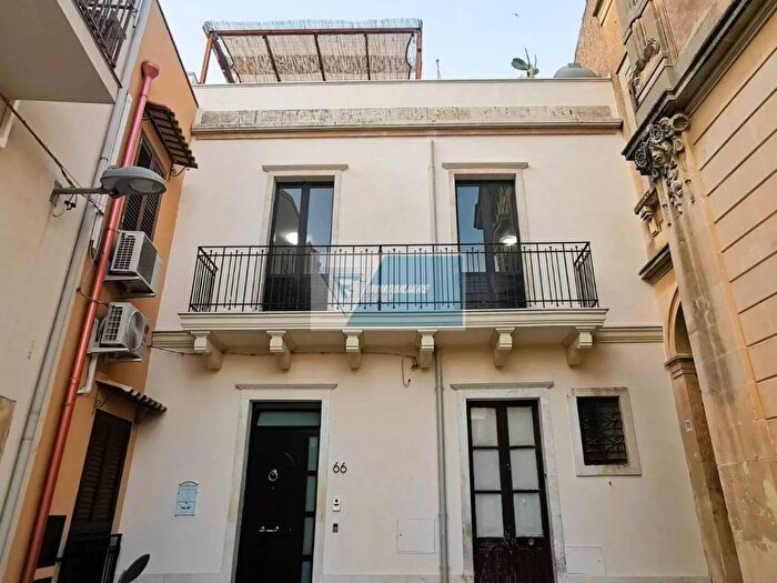 Casa in affitto in Via Barbieri noto, Centro, Noto