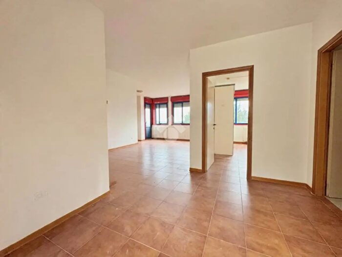 Appartamento con 5 locali in vendita in Via Giusti, Montelabbate