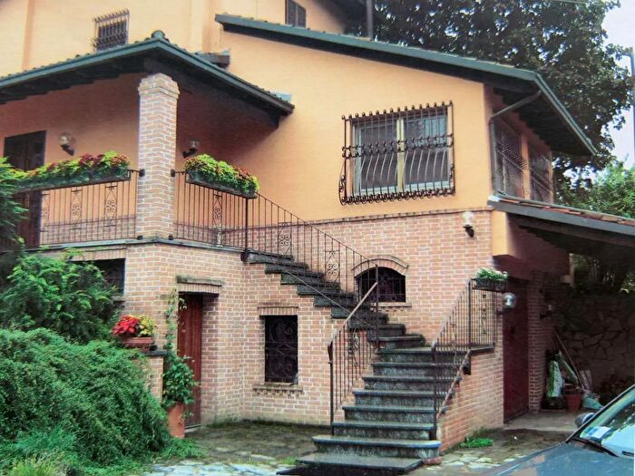 Casa con 5 locali in vendita in Tortona