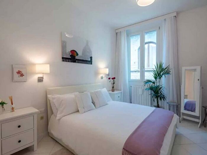 Appartamento trilocale in affitto in Via delle Belle Donne, Santa Maria Novella, Firenze