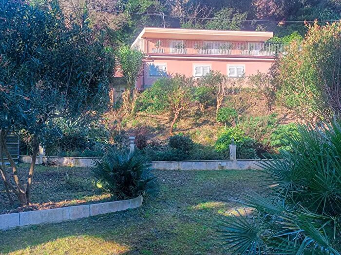 Casa trilocale in vendita in Via Sanda, Celle Ligure