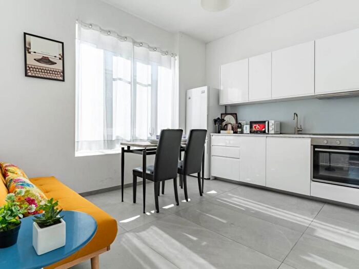 Appartamento bilocale in affitto in Via Costantino Baroni, Gratosoglio, Milano