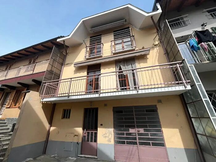 Casa con 6 locali in vendita in Vicolo Passone, Gassino Torinese