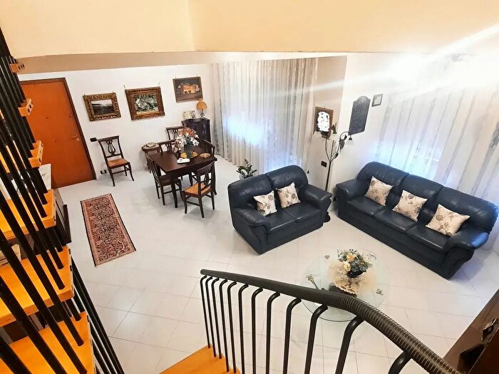 Appartamento con 5 locali in vendita in Via Placido Rizzoto, Palermo