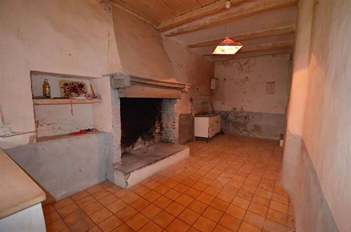 Appartamento con 7 locali in vendita in Via Giuseppe Garibaldi Montebuono, Montebuono