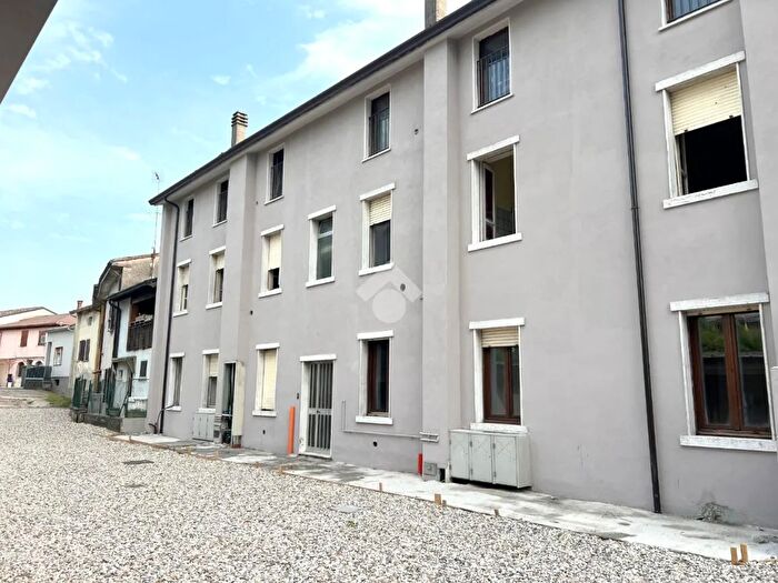 Appartamento trilocale in vendita in Via Donatori di Sangue, Casalmoro