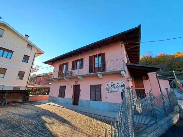 Casa quadrilocale in affitto in Piasco