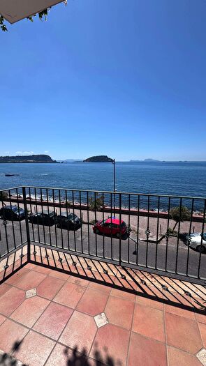 Appartamento con 5 locali in affitto in Pozzuoli