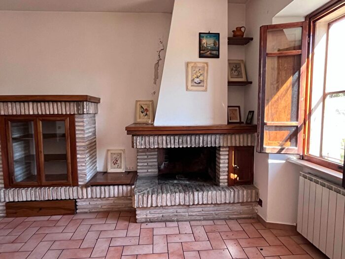 Casa trilocale in vendita in Sellano