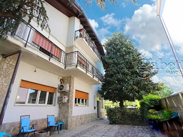 Appartamento quadrilocale in vendita in Via Leoncavallo, Rho