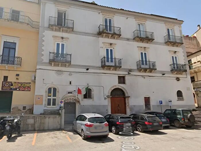 Appartamento con 7 locali in vendita in Largo San Domenico, Vico Del Gargano