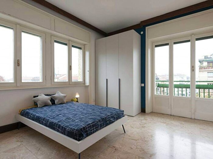 Appartamento con 6 locali in affitto in Viale Beatrice dEste, Bocconi, Milano