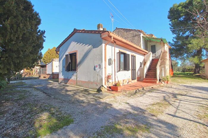 Casa bilocale in vendita in Contrada S Maria dellArco, Mosciano SantAngelo