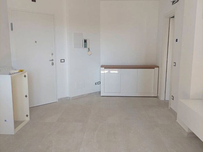 Appartamento bilocale in affitto in Via Walter Muttini, Marina di Carrara, Carrara
