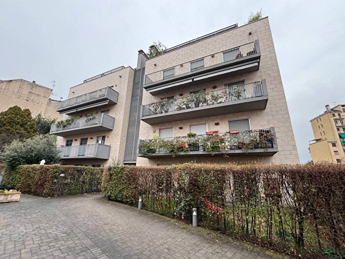 Appartamento trilocale in affitto in Via Giuseppe De Notaris, Ponte Nuovo, Milano