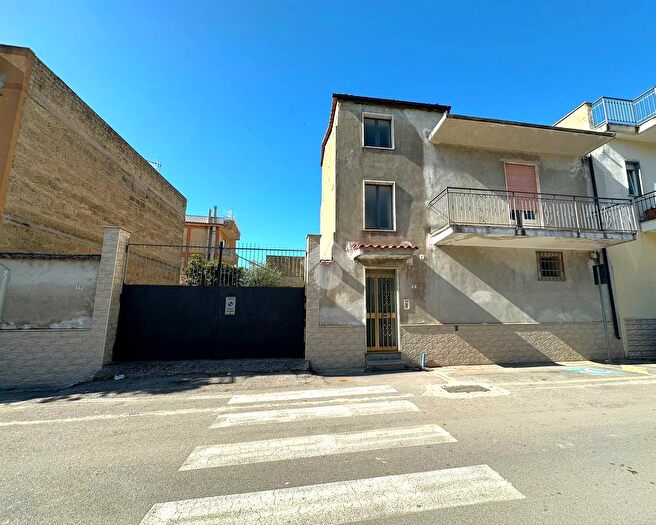 Casa trilocale in vendita in Via Latina, Mondragone