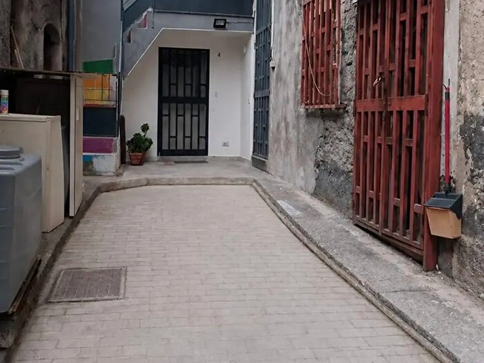 Casa bilocale in vendita in Vicolo della Salute, Catania