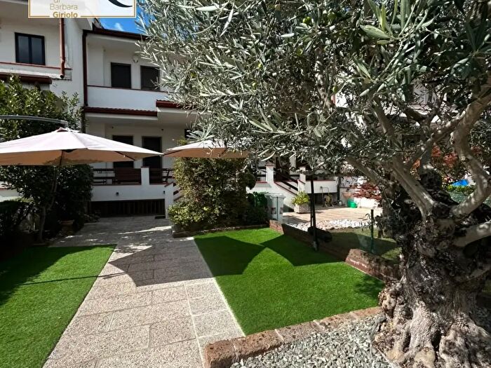 Casa con 6 locali in vendita in Badia Polesine