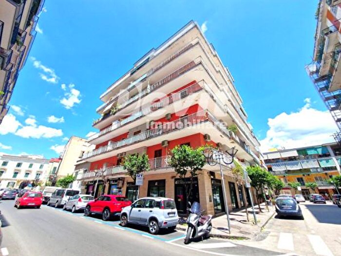 Appartamento quadrilocale in vendita in Viale Tiziano, Portici