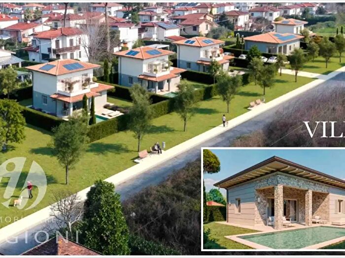 Casa quadrilocale in vendita in Palestro, Pietrasanta