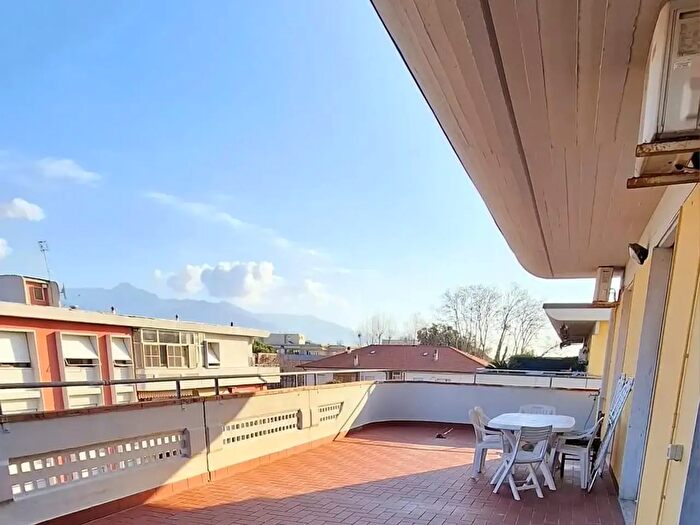 Appartamento con 5 locali in vendita in Le XX Settembre, Carrara