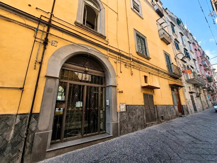 Appartamento bilocale in vendita in Vico Lungo Sant'Agostino degli Scalzi, Napoli