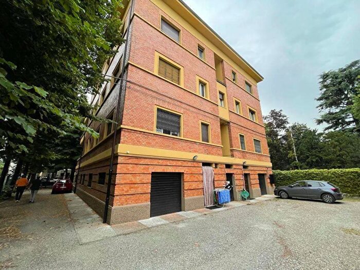 Appartamento con 6 locali in vendita in Modena