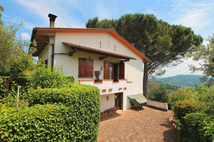 Casa con 8 locali in vendita in Ievole, Montecatini Terme