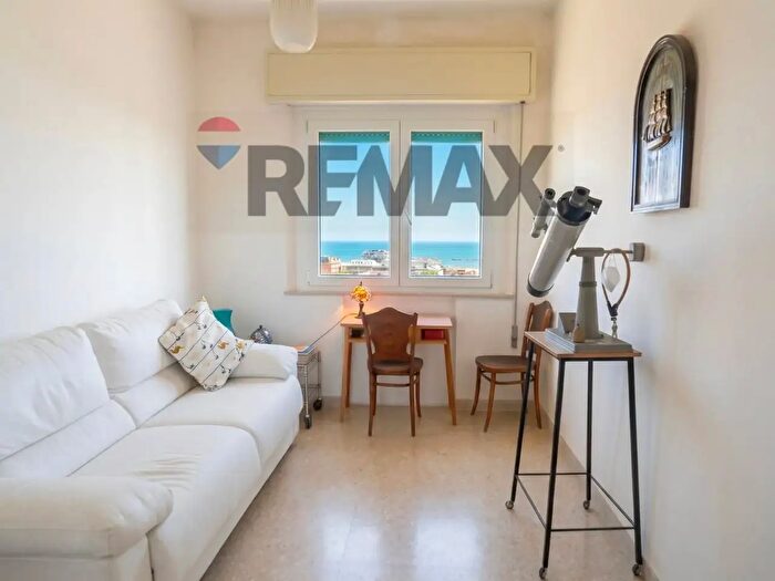 Appartamento trilocale in vendita in Viale Giovanni Pascoli, Cesenatico