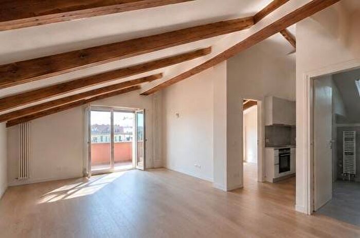 Appartamento trilocale in affitto in Corso di Porta Romana, Quadronno Crocetta, Milano