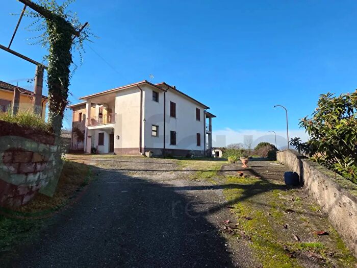 Casa con 12 locali in vendita in Via Paradiso Snc, Arpino