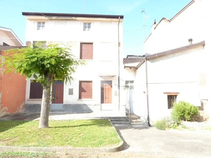 Casa con 5 locali in vendita in Località Boccazza, Stradella