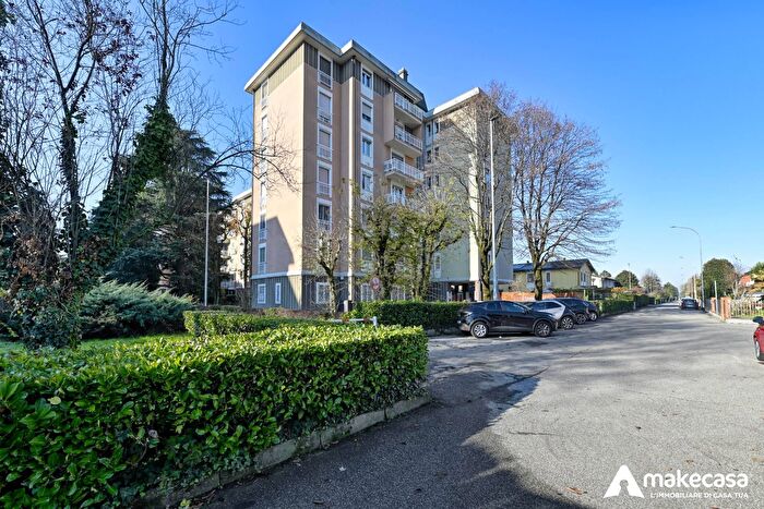 Appartamento quadrilocale in vendita in Via Repubblica, San Giuliano Milanese