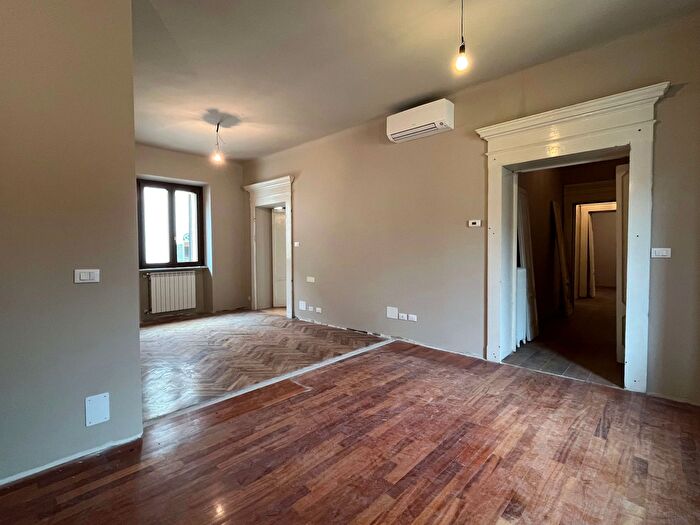 Appartamento con 5 locali in affitto in Oberdan, Verona