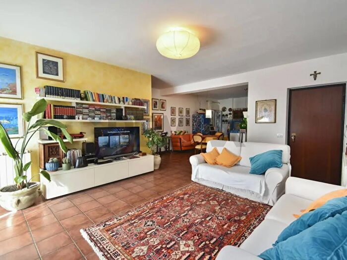 Appartamento con 6 locali in vendita in Stradale San Giorgio, Catania