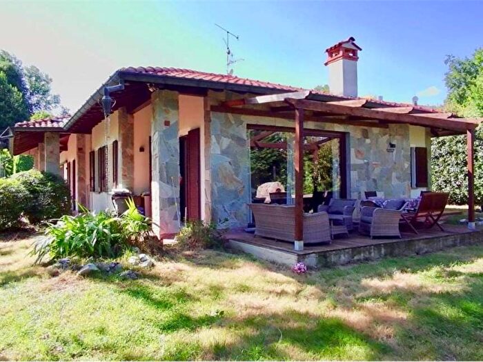 Casa con 6 locali in affitto in via vignetta, Centro, Brebbia