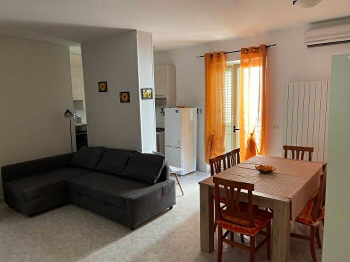 Appartamento trilocale in affitto in Via Taranto, Catanzaro