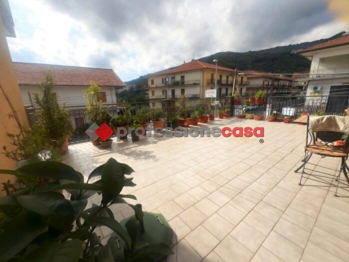 Appartamento trilocale in vendita in Via Archimede, Zafferana Etnea