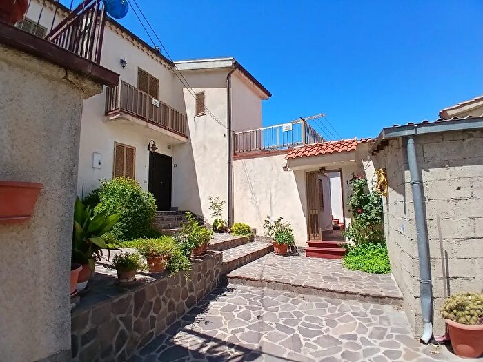 Casa quadrilocale in vendita in Via Basso, Dipignano