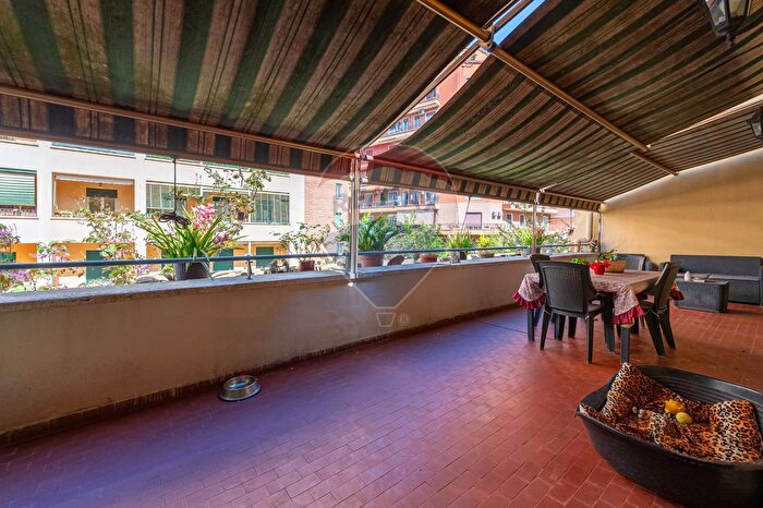 Appartamento trilocale in vendita in Via San Remo, Roma