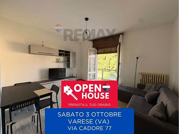 Appartamento trilocale in vendita in Via Cadore, Varese