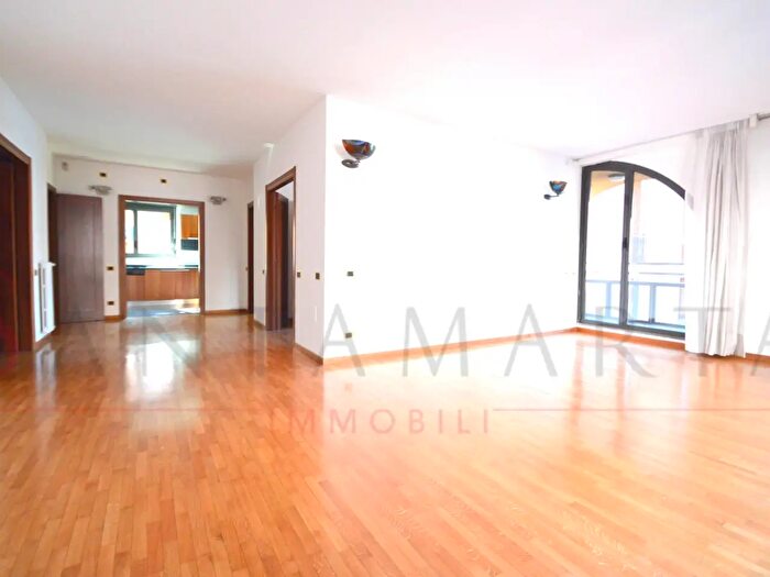 Appartamento quadrilocale in affitto in Via San Simpliciano, Milano