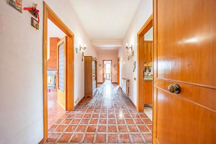 Appartamento quadrilocale in vendita in Via Grotte dello Stinco, Frascati