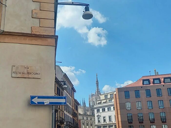 Appartamento trilocale in affitto in Via Festa del Perdono, Milano