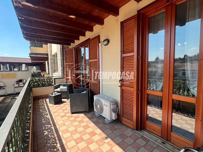 Appartamento trilocale in vendita in Via IV Novembre F, Capriolo