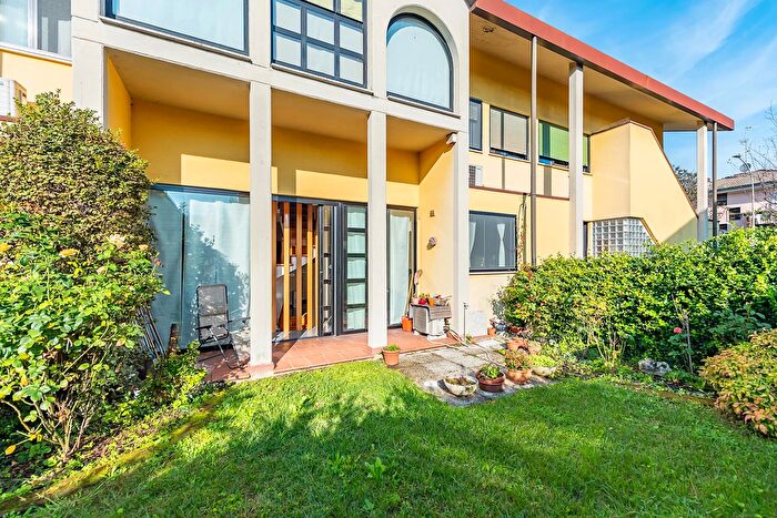 Casa quadrilocale in vendita in Lainate